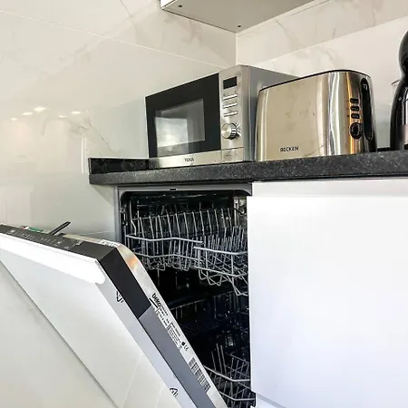 아파트 T1 Premium, Cama King, Ac, Wifi Da Rocha *